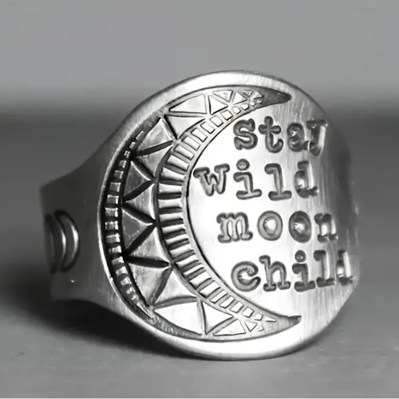 3/$20 Vintage Signet Ring Silver Plated Moon Carving - Stay Wild Moon Child - Picture 1 of 7